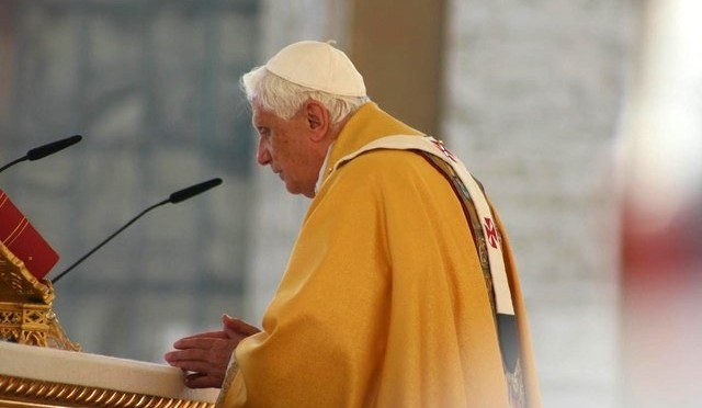 Dwóch Benedyktów XVI, dwie pary hermeneutyk SWII